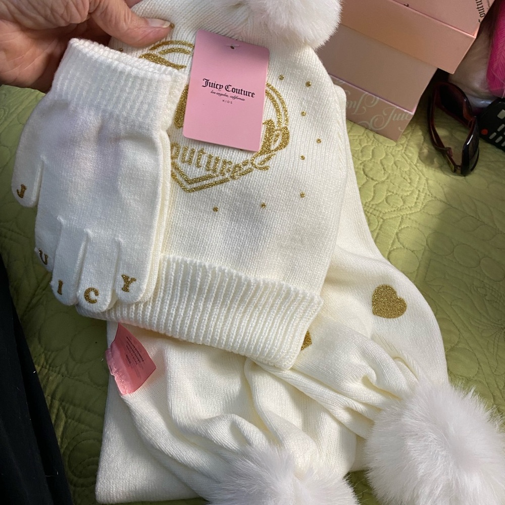 Juicy Couture NWT Kids Ivory Hat Gloves Scarf Set with Gold accents and Pom Pom